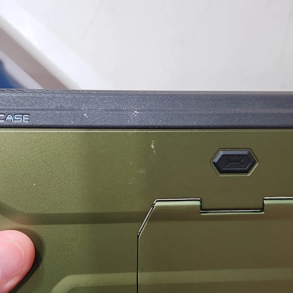 Unicorn Beetle Pro Green & Black Ipad Cover No built-in screen protector